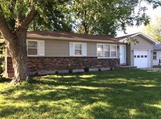 715 W Green Meadows Rd, Columbia, MO 65203