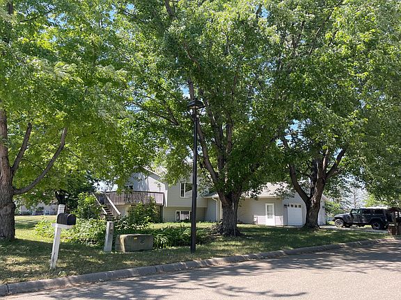 3rd image of 282 Lincoln Ave N