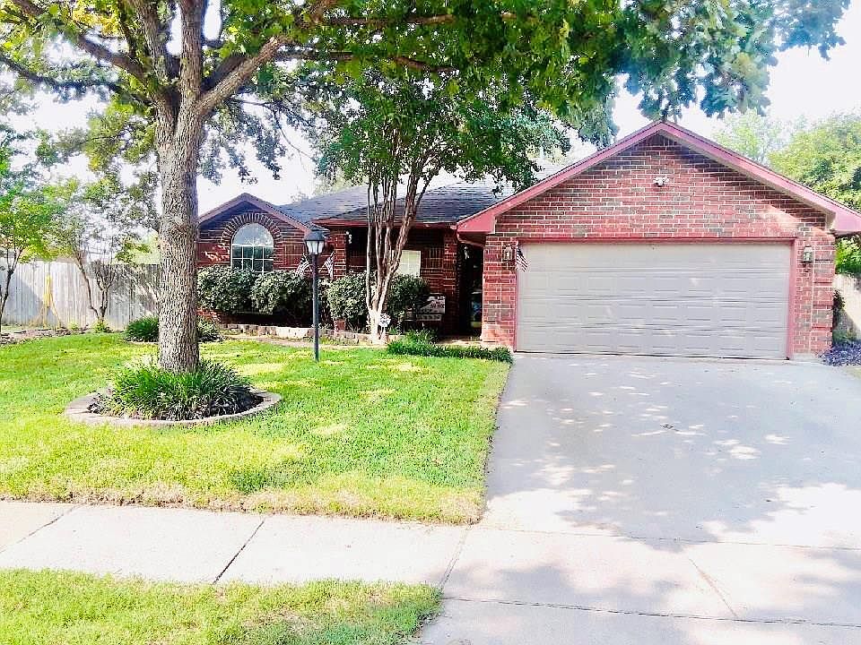 1st image of 604 Oak Meadow Dr