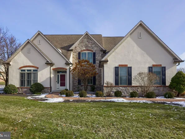 1105 Chadwick Cir, Hummelstown, PA 17036