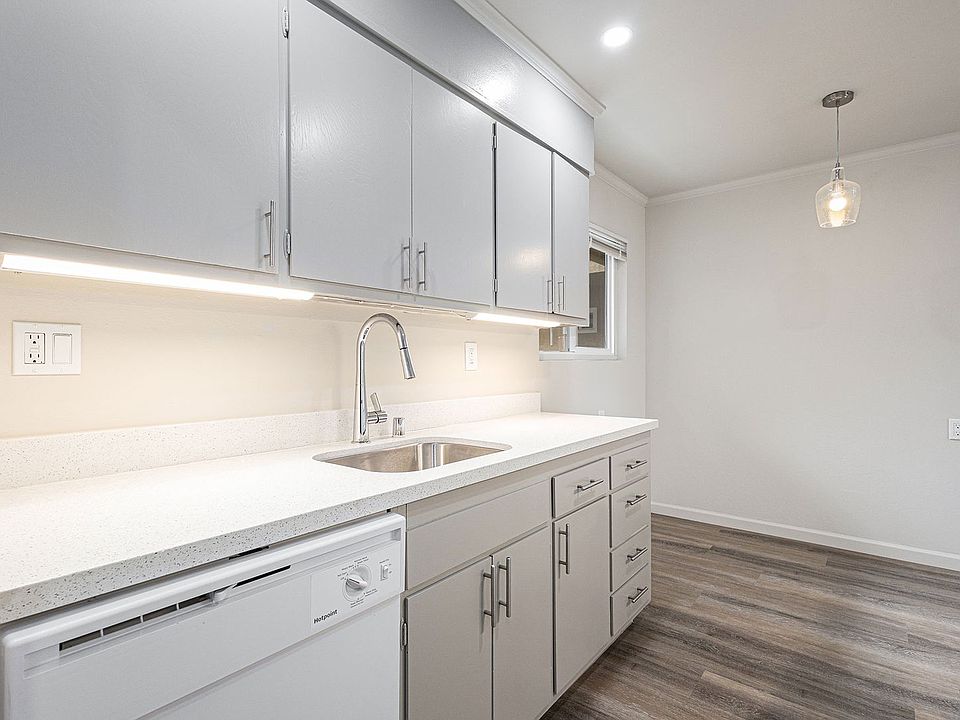 1st image of 145 17th St APT 208