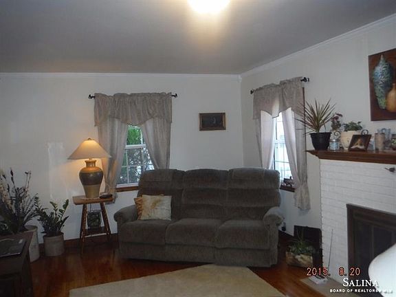 4th image of 1108 Highland Cir