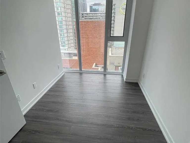 20 Edward St #1615 — Photo 10