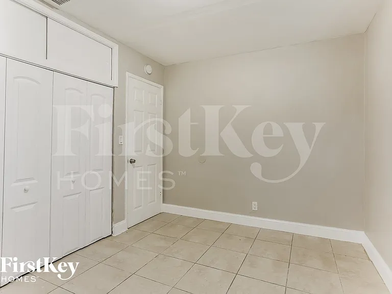 2322 N 28th Ave — Photo 10