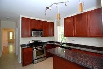 3rd image of 1942 Scoville Ave APT 2