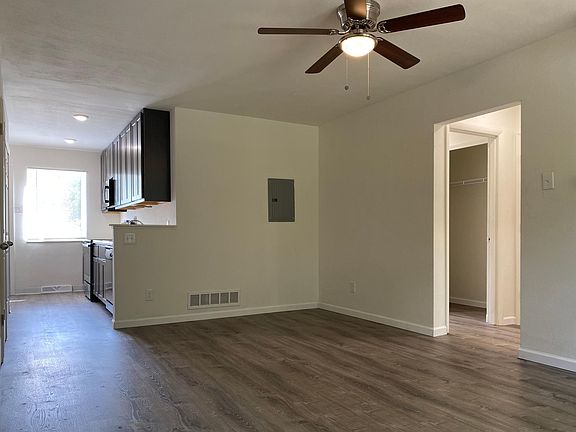 2nd image of 3968 Brittany Cir