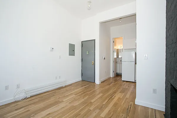 Rented by Zone Corp | media 14