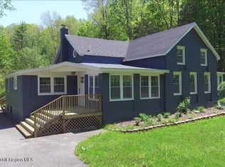96 W Deans Mill Rd, West Coxsackie, NY 12192