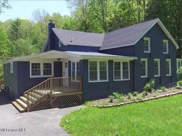 96 W Deans Mill Road, New Baltimore, NY 12124