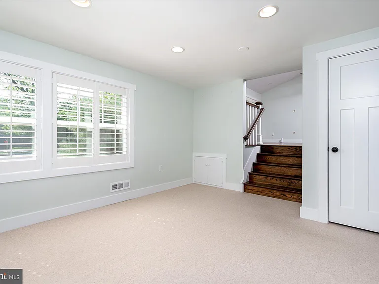 102 Sycamore Rd — Photo 22