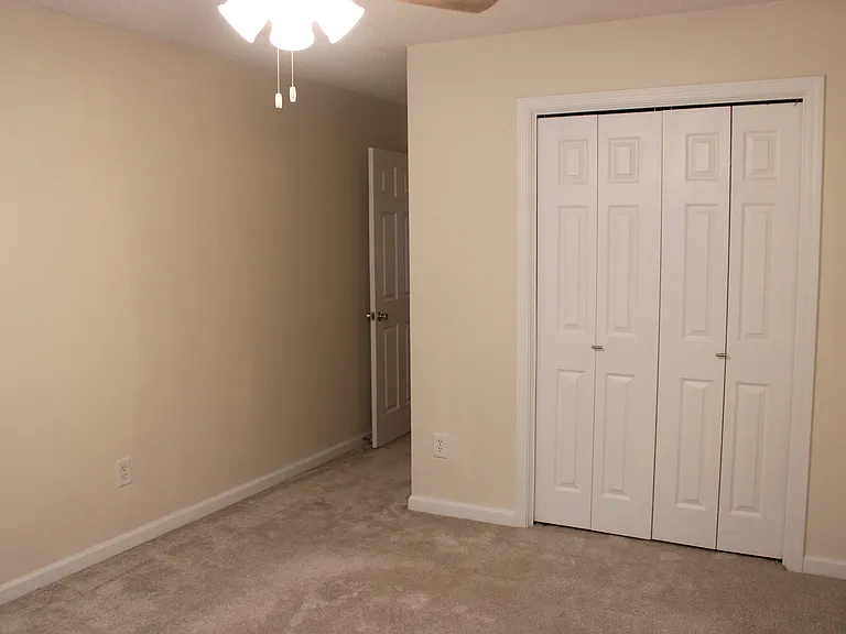 120 N Springview Dr — Photo 16