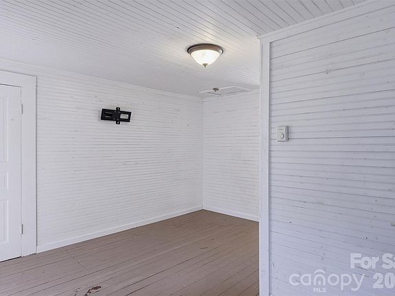 5th image of 4156 Rocky Springs Rd