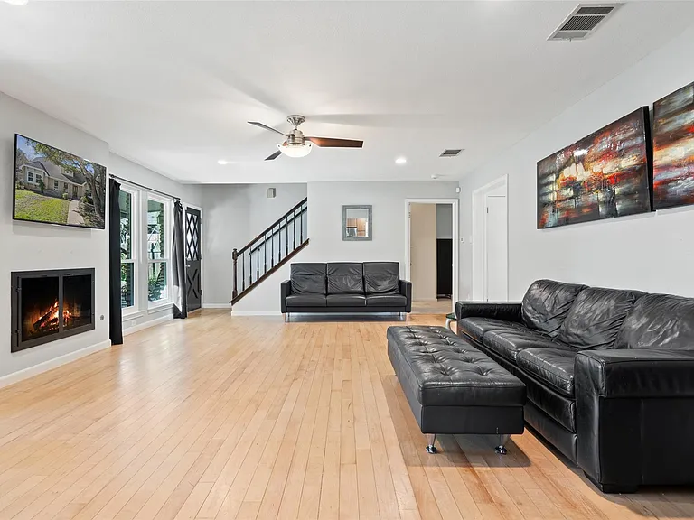 6906 One Oak Rd — Photo 3