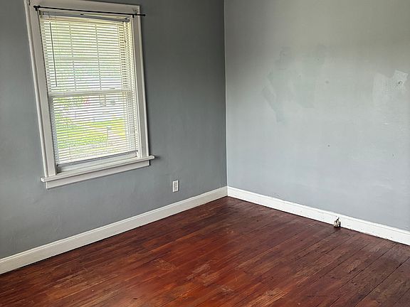 3rd image of 110 E Columbia Ave #3