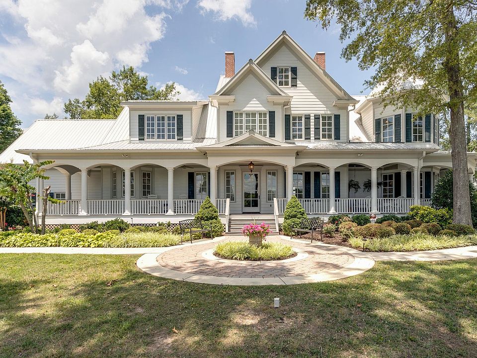 1st image of 721 Waters Edge Dr