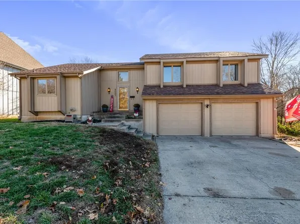 8007 W 99th St, Overland Park, KS 66212