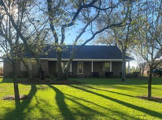 679 Julian Minchew Rd, Douglas, GA 31533