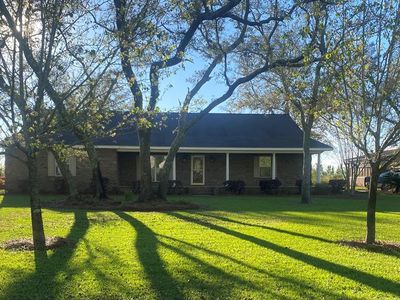 679 Julian Minchew Rd, Douglas, GA, 31533