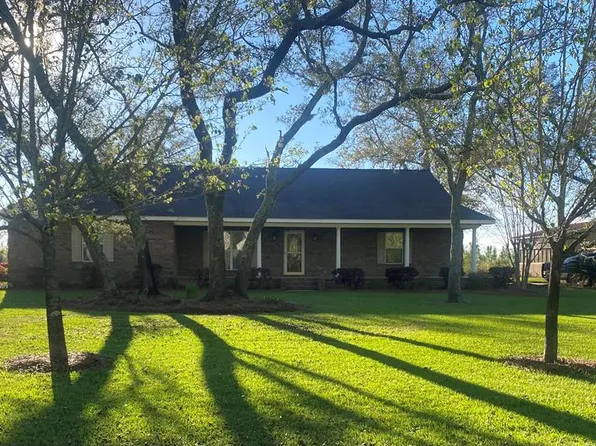 679 Julian Minchew Rd, Douglas, GA 31533