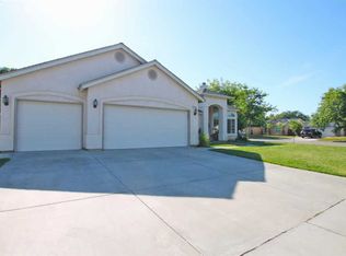 913 Apple Ave, Lemoore, CA 93245