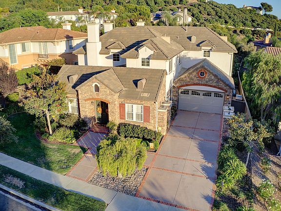 2nd image of 5886 Santa Lucia Ct
