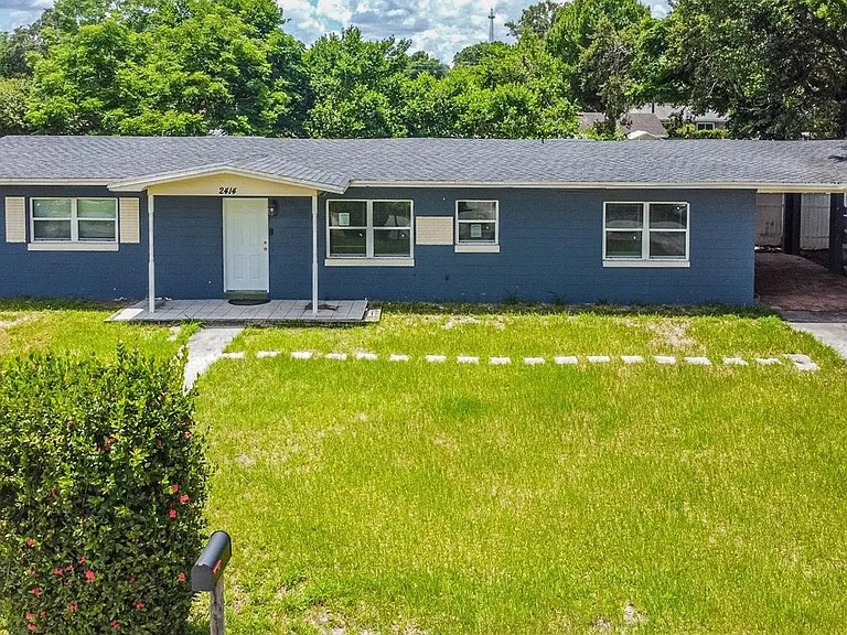 2414 Avenue A Ter NW — Photo 1