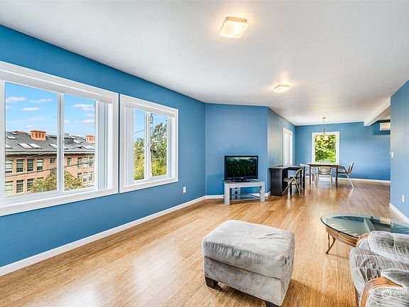 Another view of the living room>