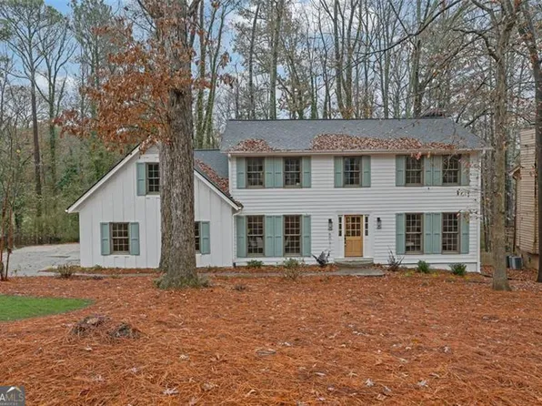 5091 Golfbrook Dr, Stone Mountain, GA 30088