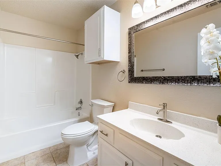 511 Algerita Dr #A — Photo 17