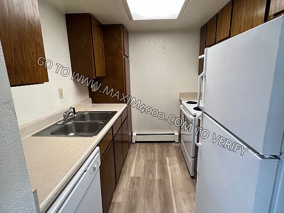 3rd image of 1140 Walnut Ave APT 14