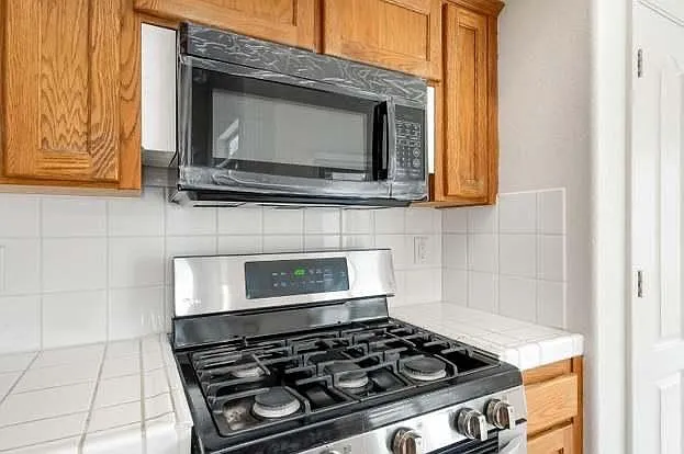 2832 E Cromwell Ave — Photo 9