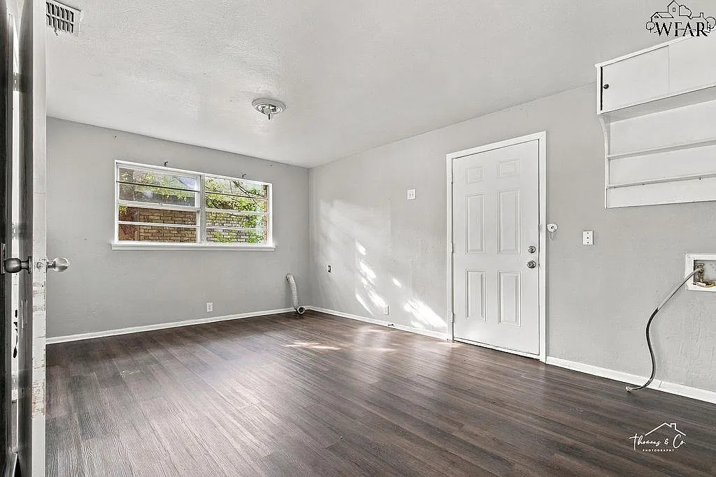 4 bed, 1.5 bath, 1380 sqft, $1,495 — Photo 3