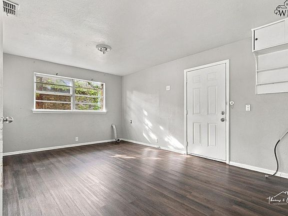 3rd image of 1808 Las Cruces Ln