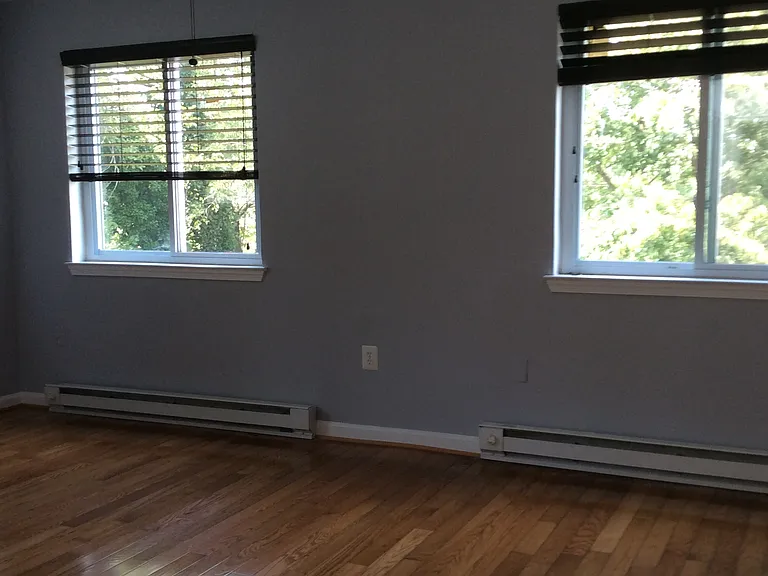 230 Varnum St NE #1B — Photo 6