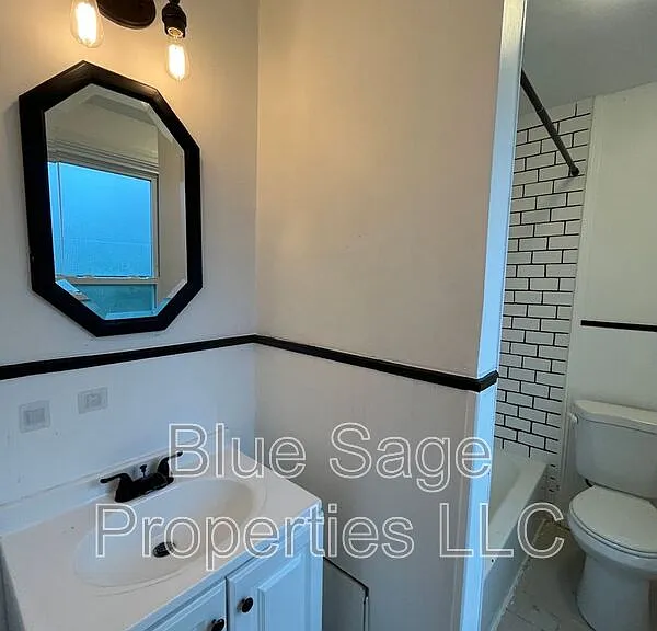 913 8th Ave — Photo 25
