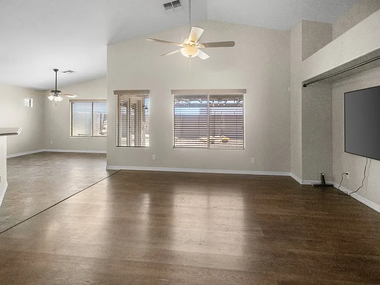 2501 S 255th Dr — Photo 7