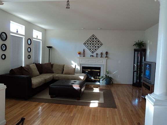 4th image of 9907 E Hill Dr