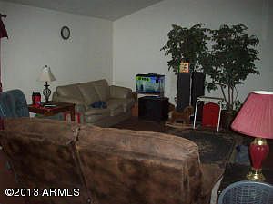 3rd image of 8942 W Clarendon Ave