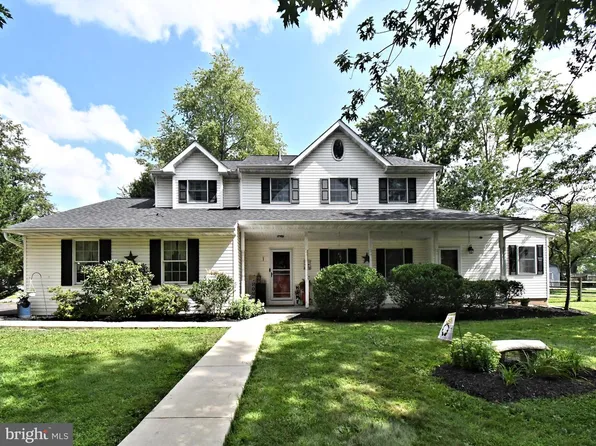 691 Pennfield Dr, Hatfield, PA 19440