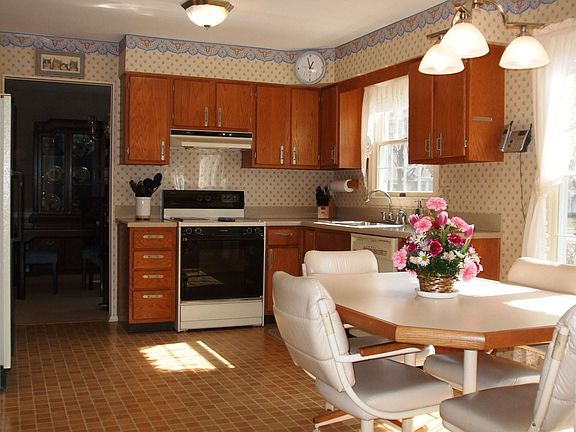 Sunny Kitchen