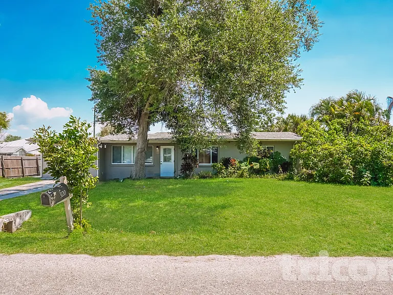 320 Rigel Rd — Photo 1