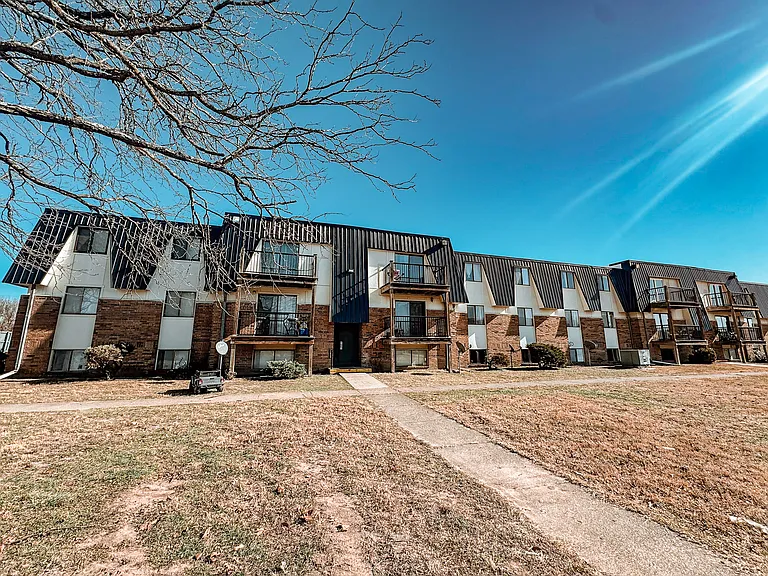 Prairie West Apartments — Photo 10