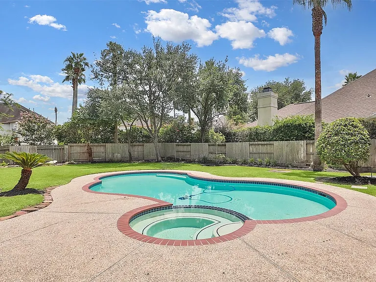1715 Cottage Landing Ln — Photo 45