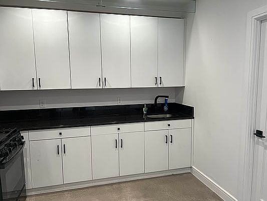 5th image of 371 Van Brunt St Floor 3