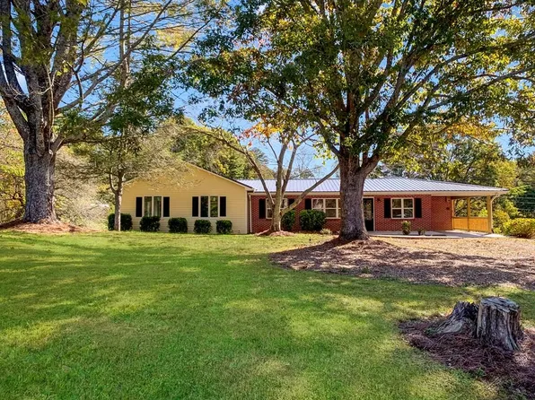 55 Mount Pleasant Dr, Ellijay, GA 30540