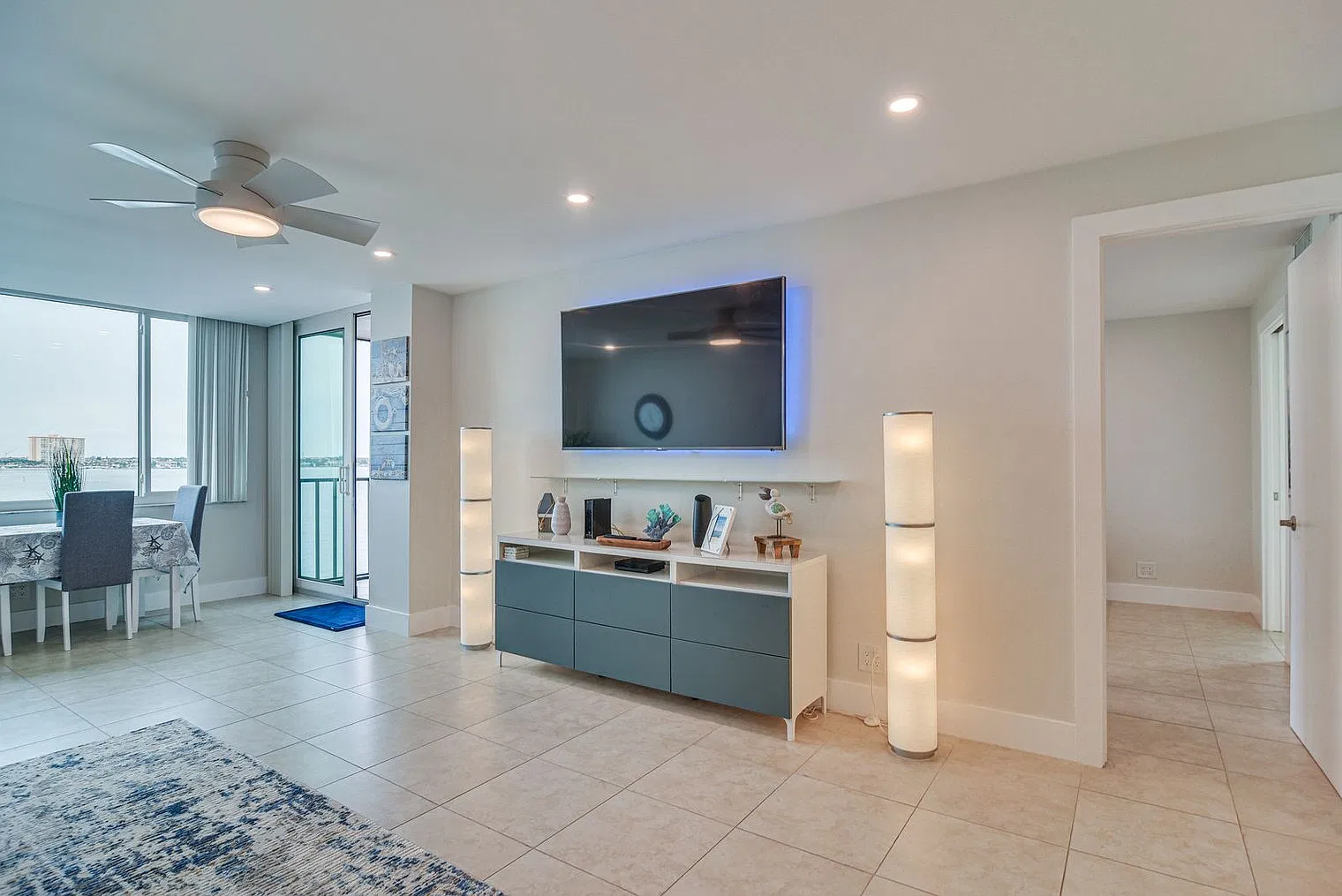 1 bed, 1.0 bath, 796 sqft, $3,496 — Photo 3