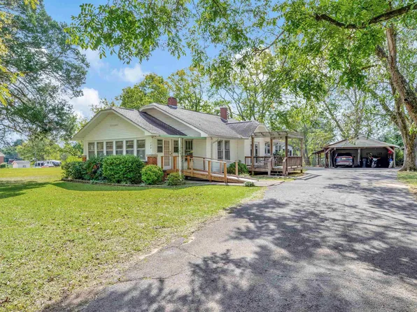 105 Rollingview St, Gadsden, AL 35903