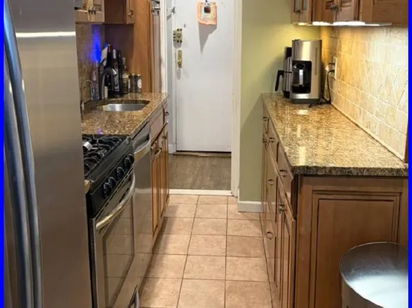 209-80 18th Ave APT 4D, Queens, NY 11360