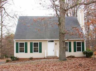 2101 Peace Haven Rd, Winston Salem, NC 27106