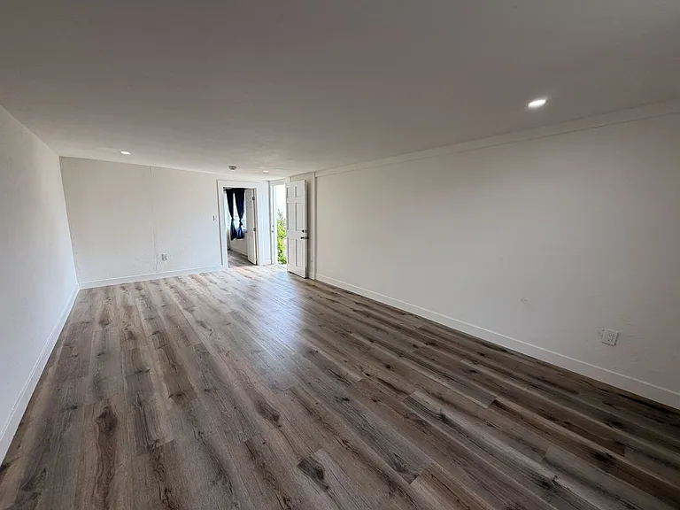 7307 Halldale Ave — Photo 22